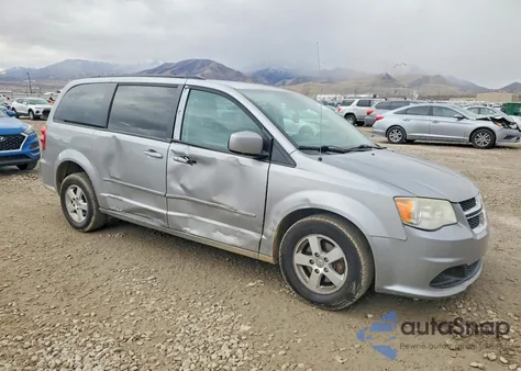 2013 Dodge Grand Caravan Sxt z USA, uszkodzony, nr VIN 2C4RDGCG4DR655156